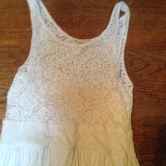 Supper cute white dress💙 - Picture 2 of 3